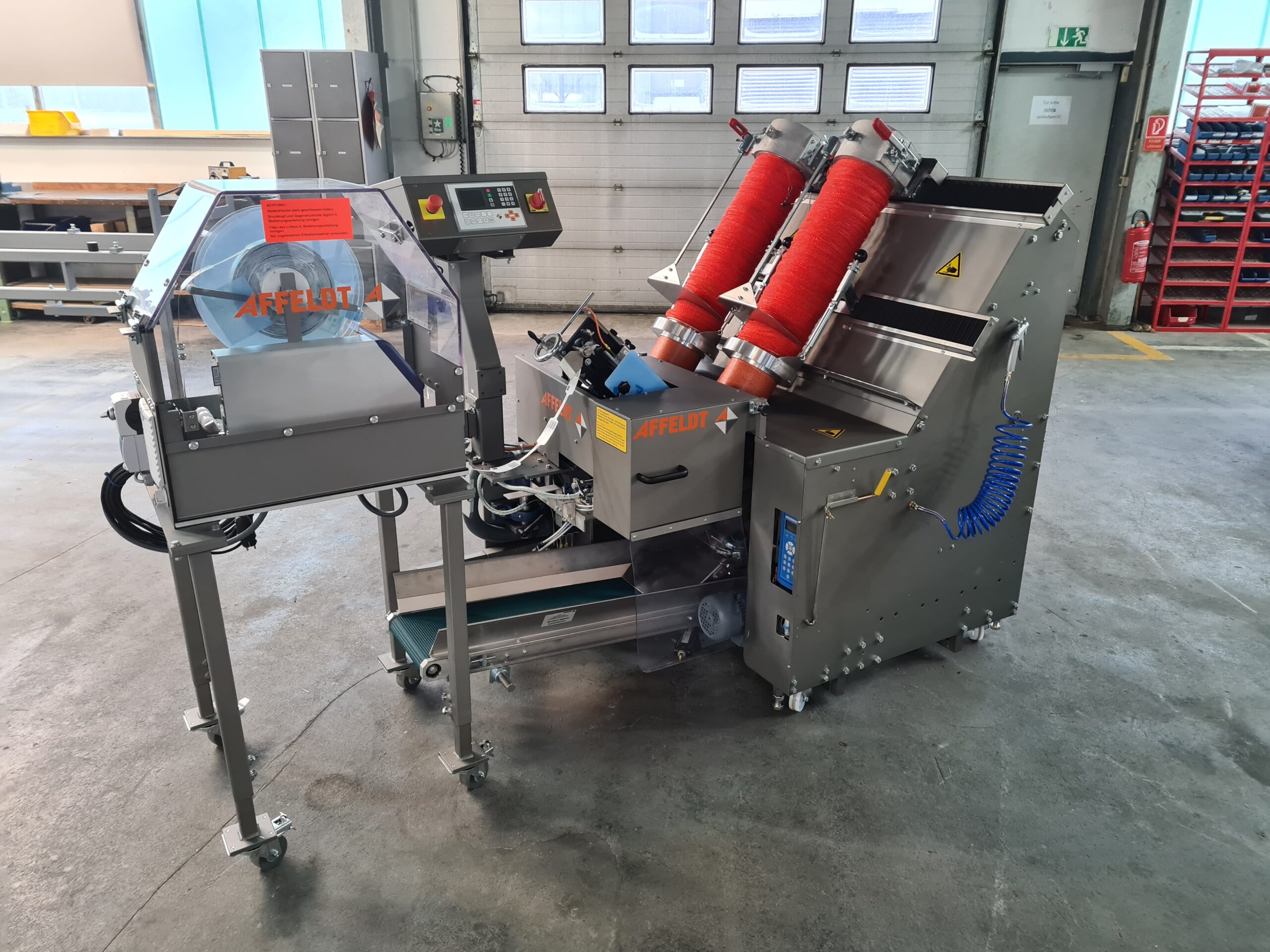 General view of the AVN 929 U ultrasonic net machine