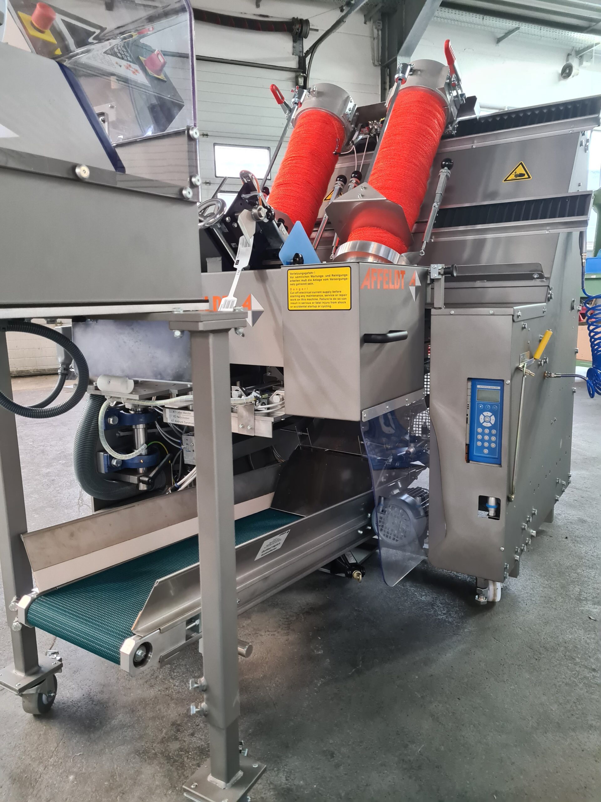View of the base of the AVN 929 U ultrasonic net machine